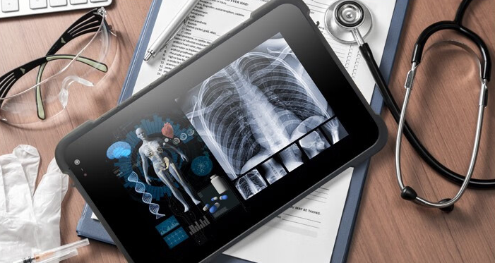 搭載了英特爾CeleronN4100處理器和4GB內(nèi)存，能夠流暢運(yùn)行各種應(yīng)用程序和多媒體內(nèi)容，滿足用戶的多種需求。