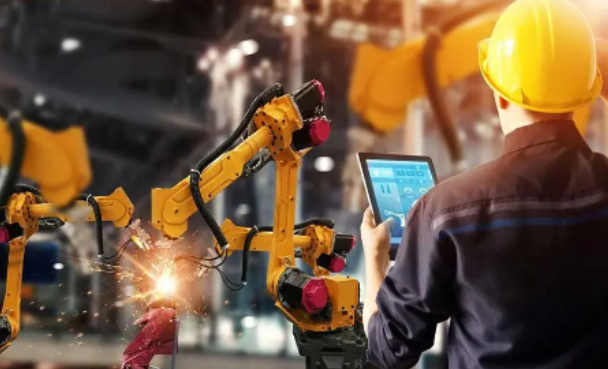 國產(chǎn)化壁掛式工控機(jī)便捷與多行業(yè)的結(jié)合