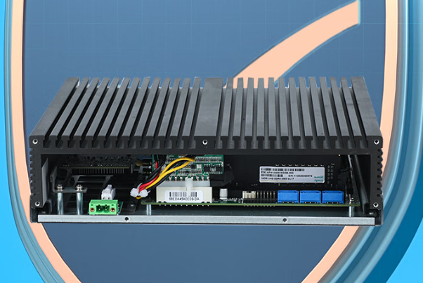 國產化嵌入式工控機.png